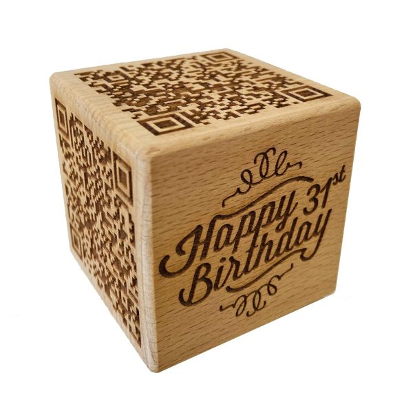 Holzwürfel aus Buche mit Logo- / QR-Code Gravur | 6-10 cm Kantenlänge – Bild 5